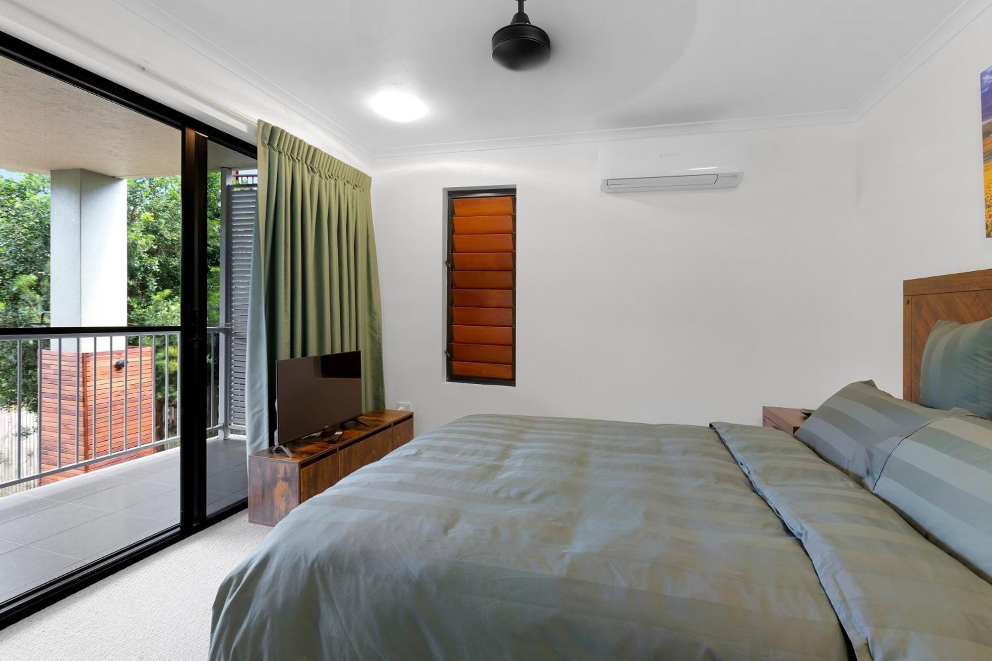 The Heart - Airlie Airlie Beach