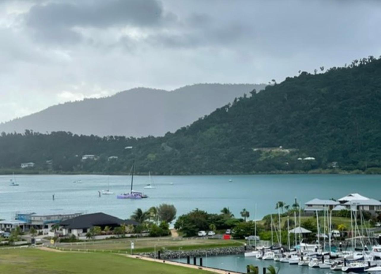 Ocean View Pools And Wifi Apartment Airlie Beach