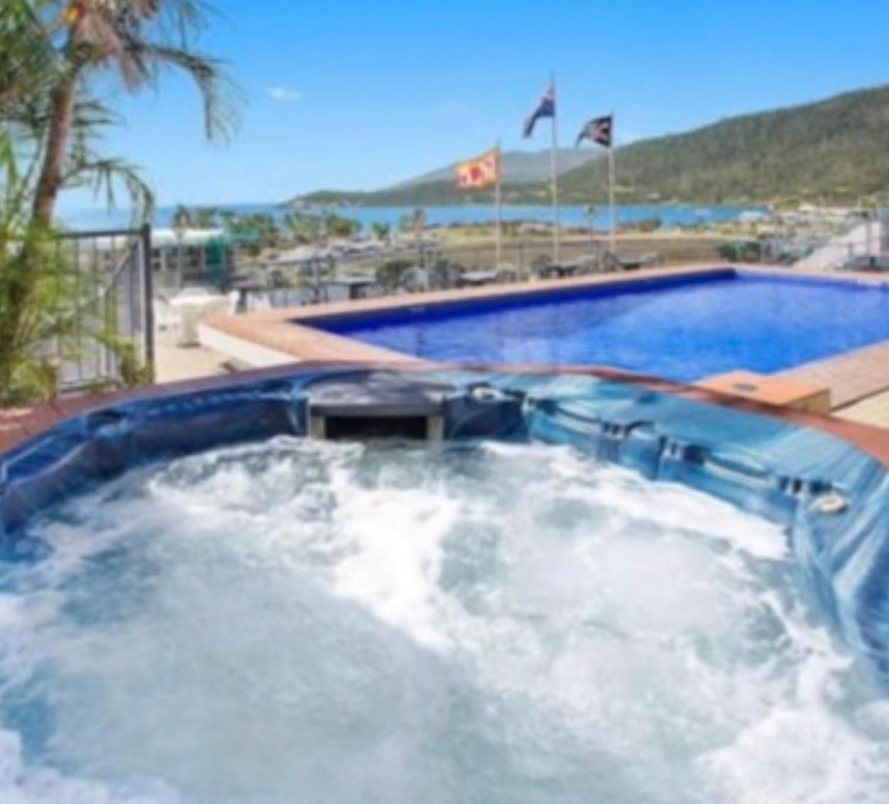 Ocean View Pools And Wifi * Airlie Beach