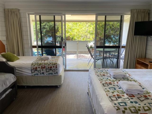 Apartment Whitehaven Beachfront Units Airlie Beach