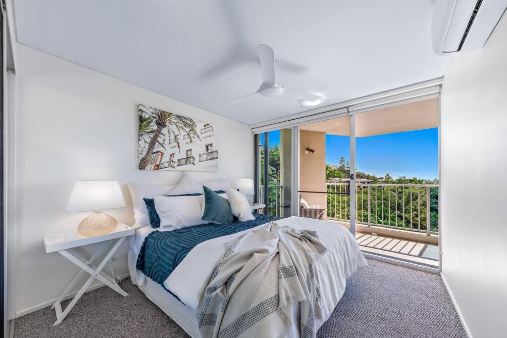 Large, Luxurious Townhouse Stunning Oceanviews Airlie Beach