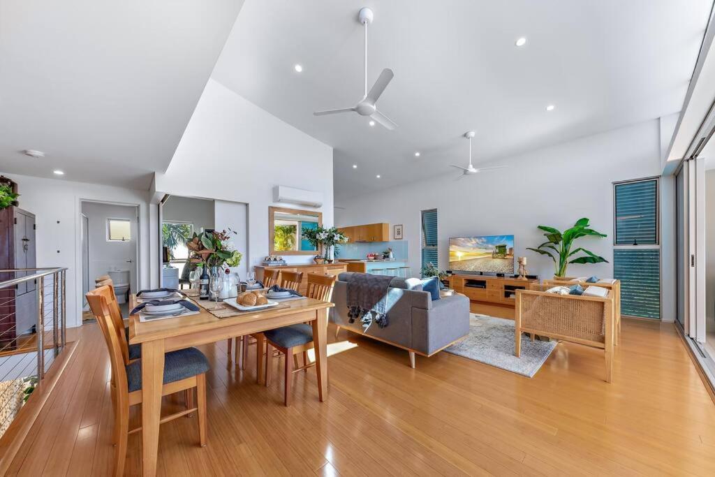 Large, Luxurious Townhouse Stunning Oceanviews *