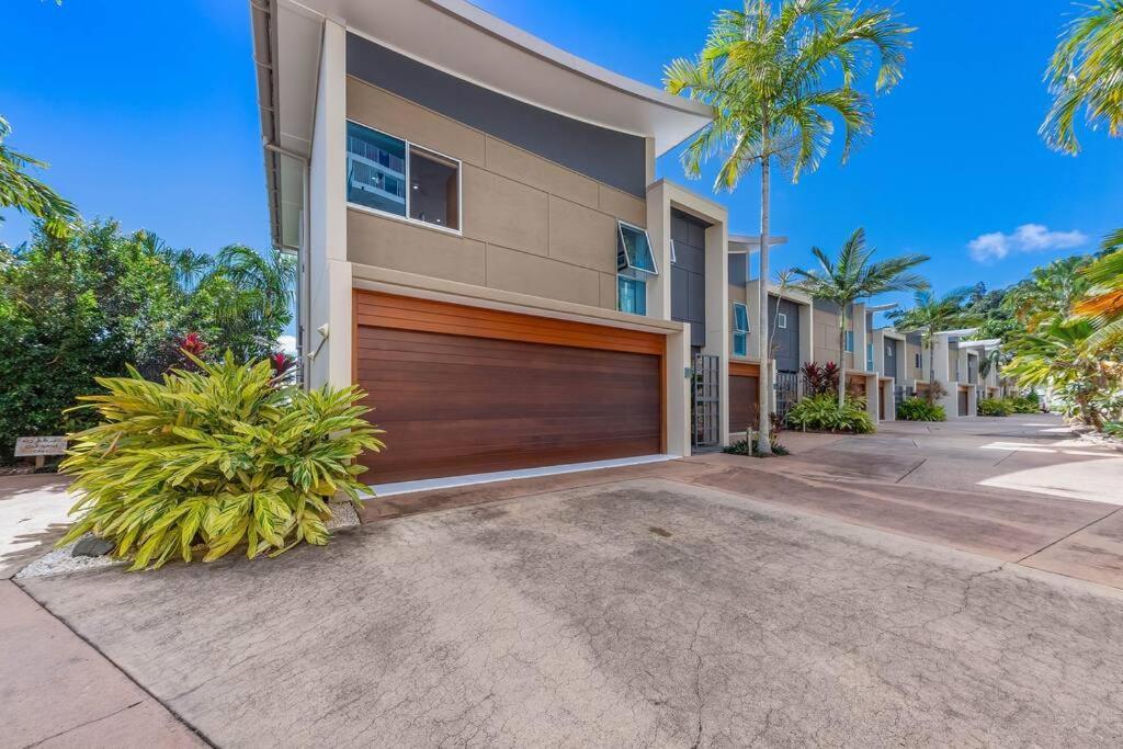 Large, Luxurious Townhouse Stunning Oceanviews Apartment *