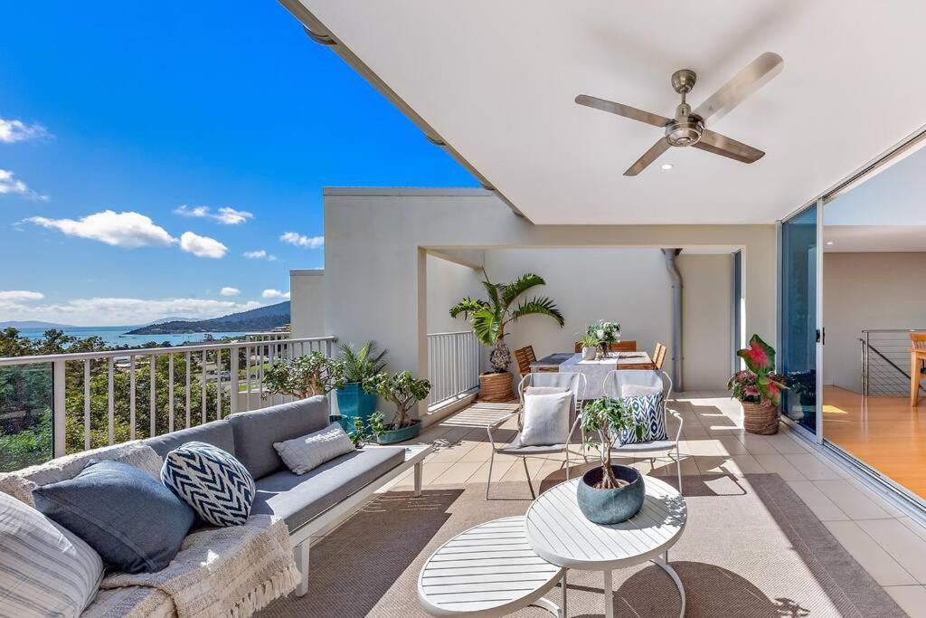 Large, Luxurious Townhouse Stunning Oceanviews
