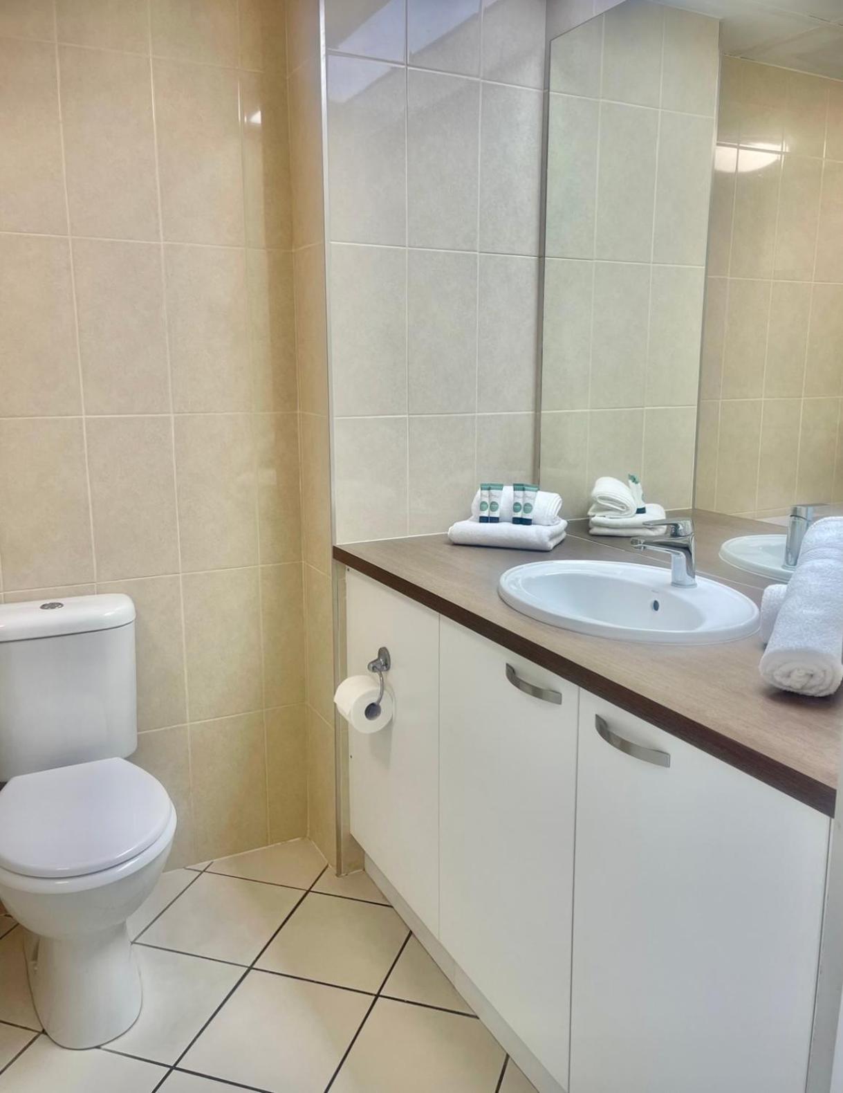 Apartment Ocean View Pools And Wifi Airlie Beach