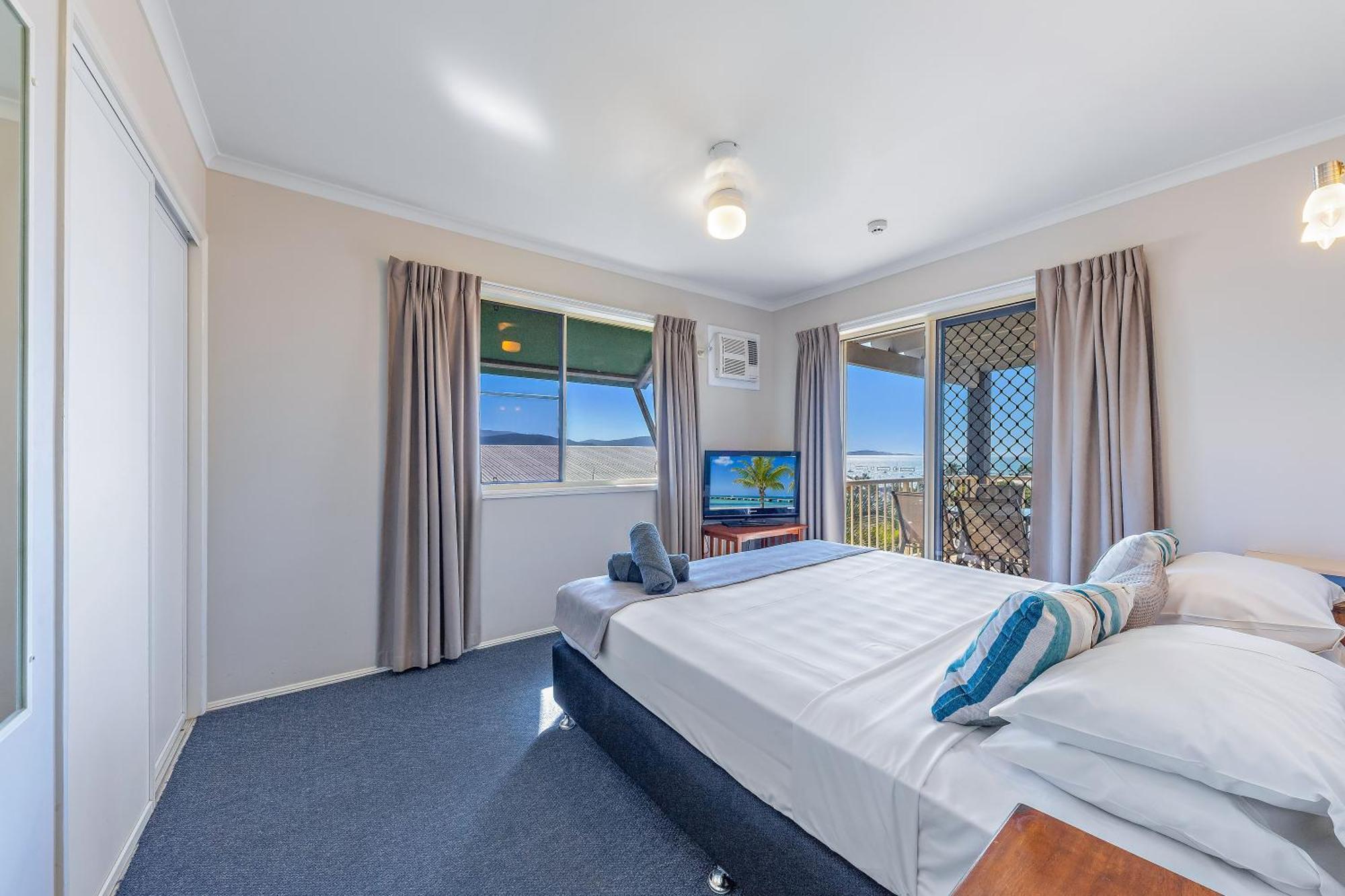 Airlie Aparthotel