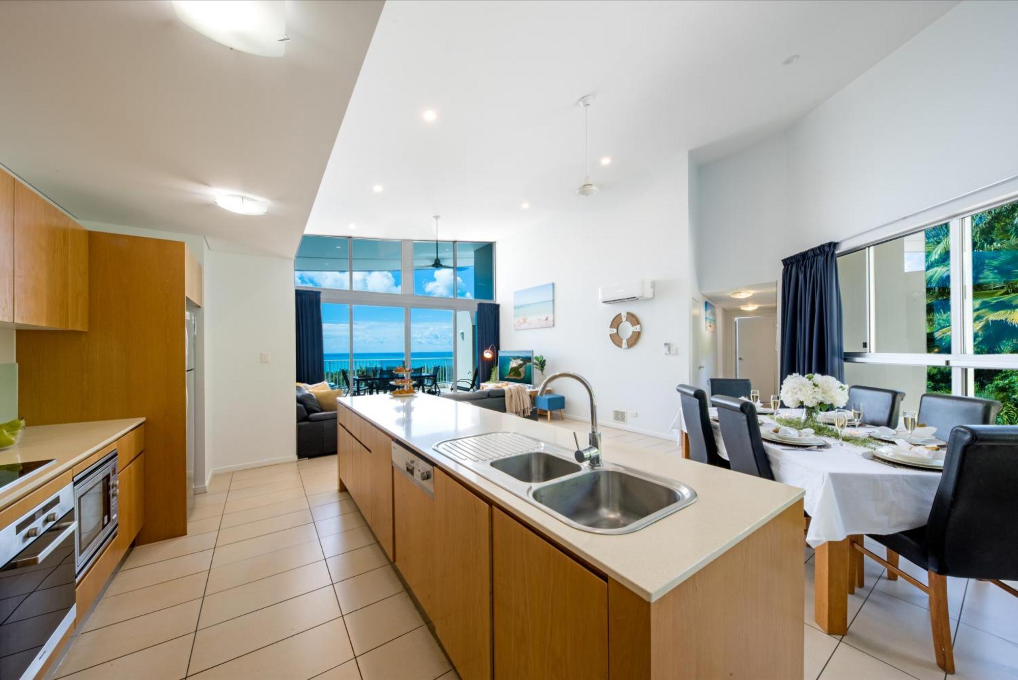Sea Forever On Azure Seas - Airlie *