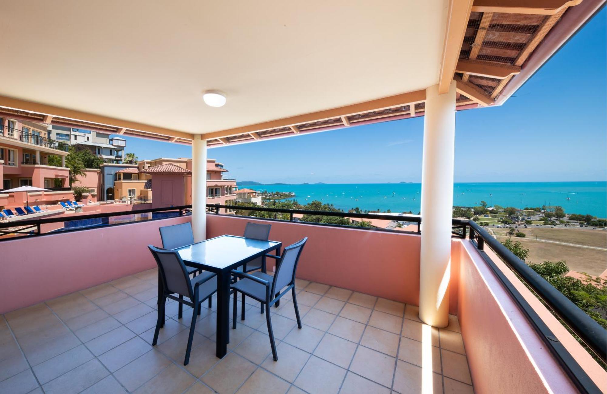 Resort Martinique Whitsunday Airlie Beach