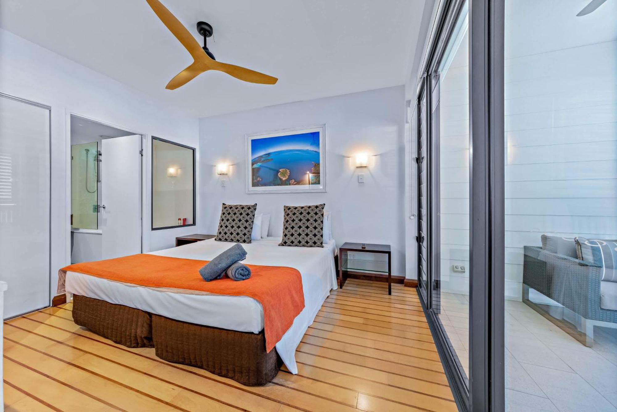 Marina Waterfront Living At Port Of Airlie