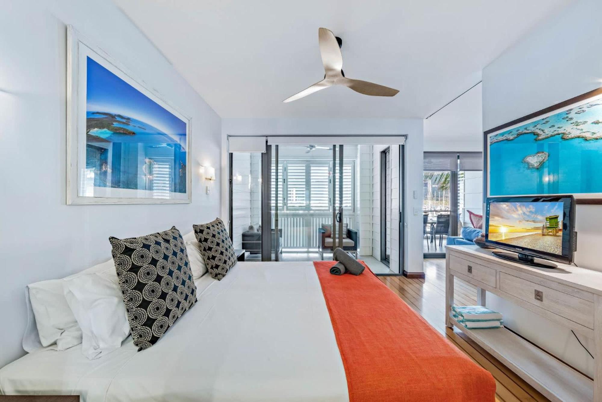 Marina Waterfront Living At Port Of Airlie *