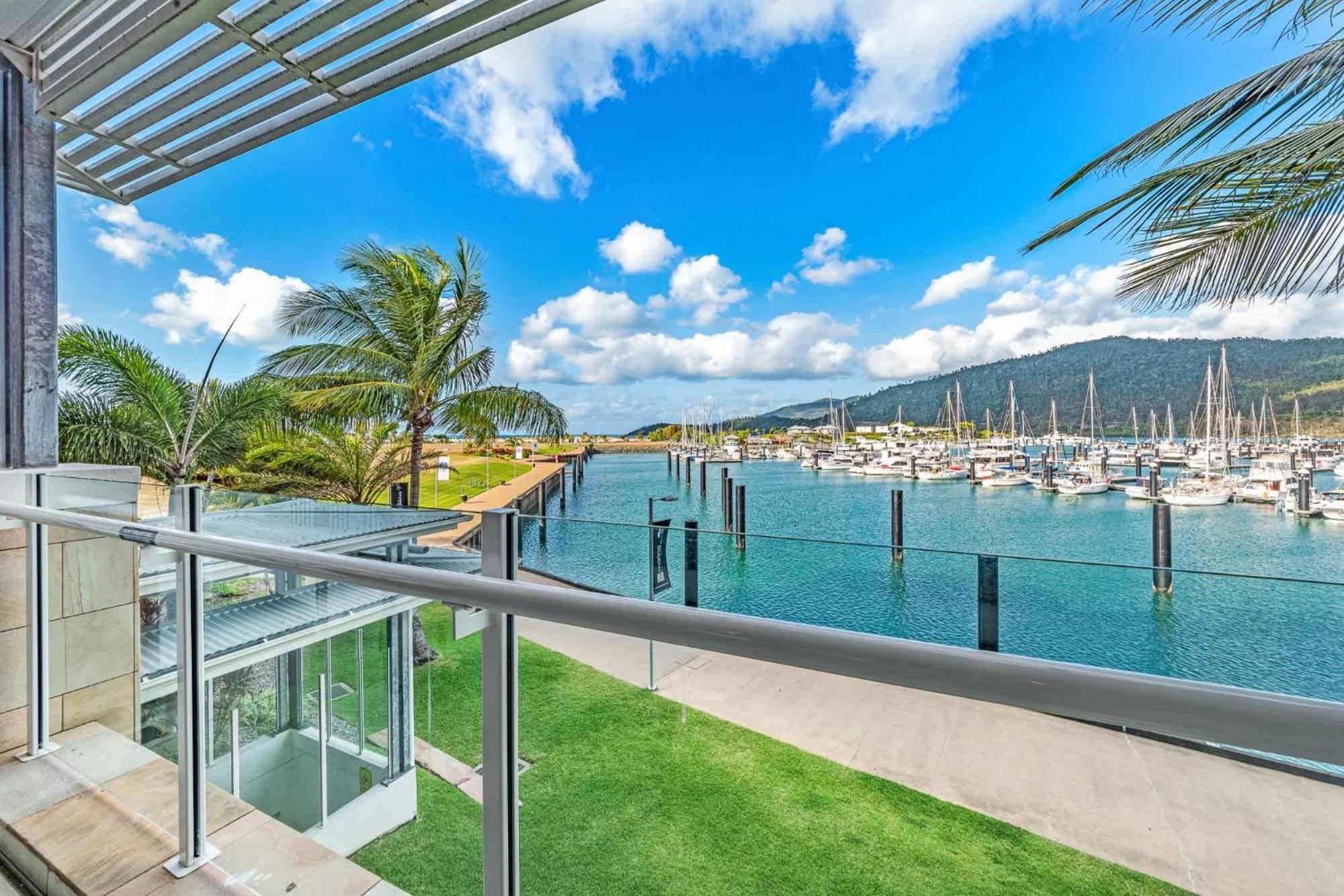 Marina Waterfront Living At Port Of Airlie