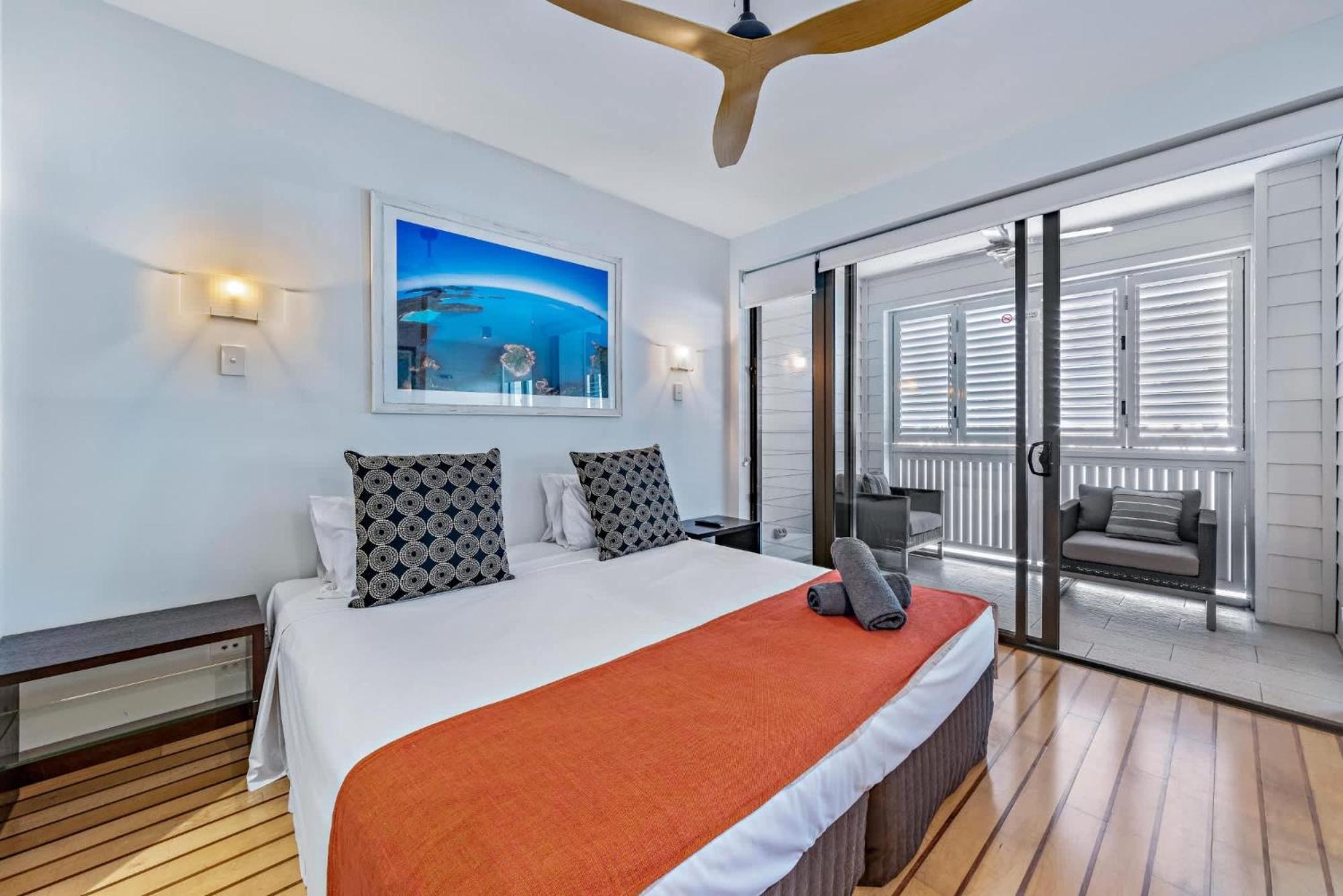 Marina Waterfront Living At Port Of Airlie Apartment