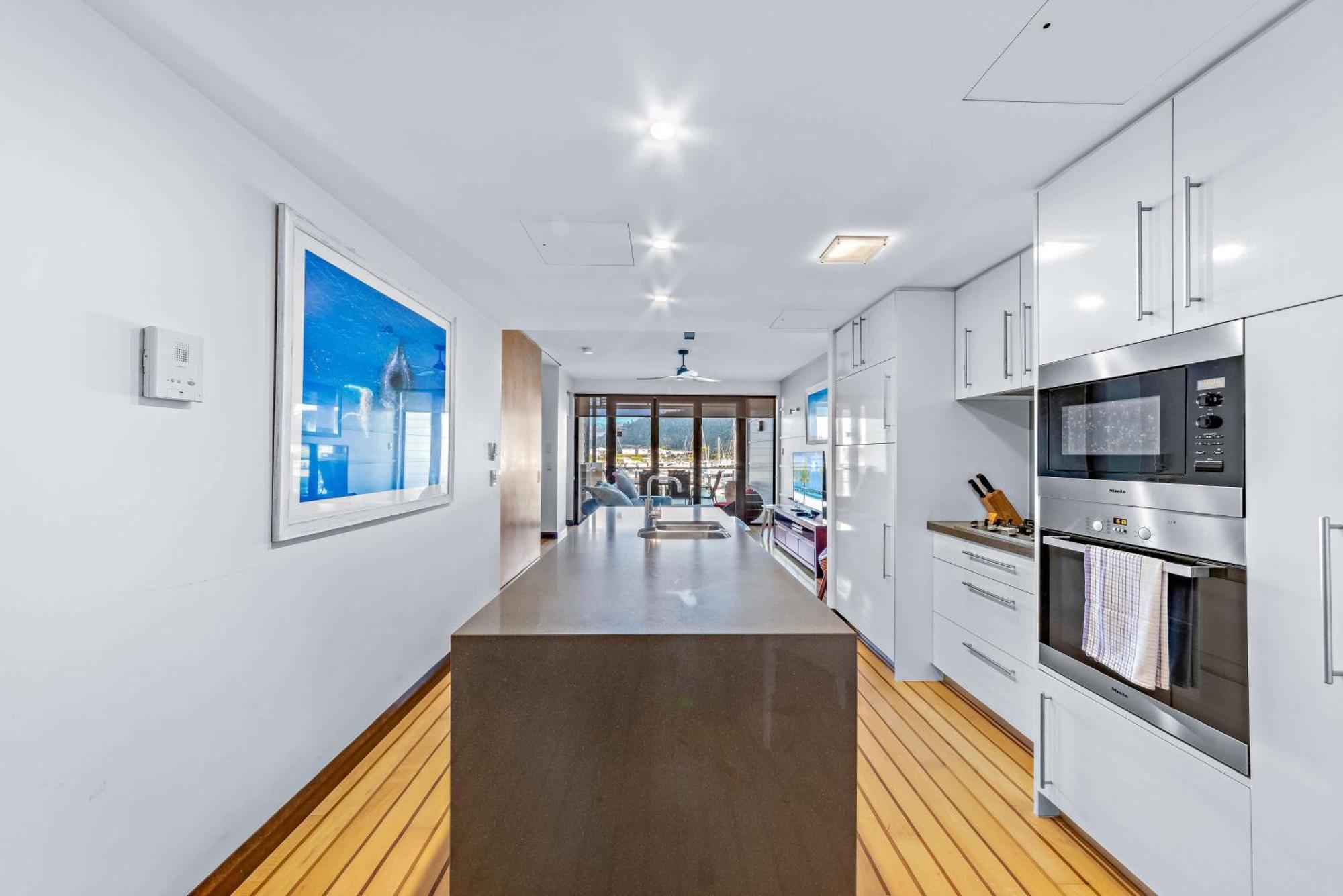 Marina Waterfront Living At Port Of Airlie Apartment Airlie Beach