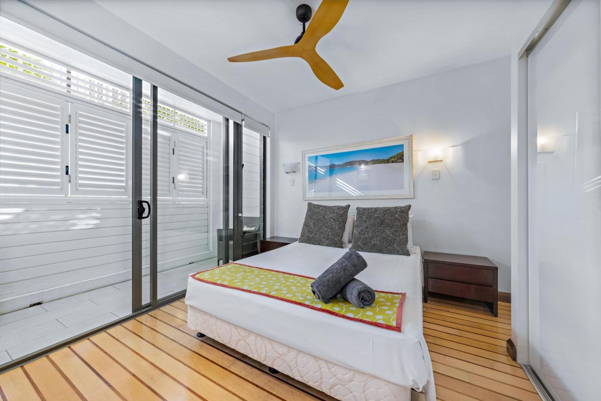 Marina Waterfront Living At Port Of Airlie *