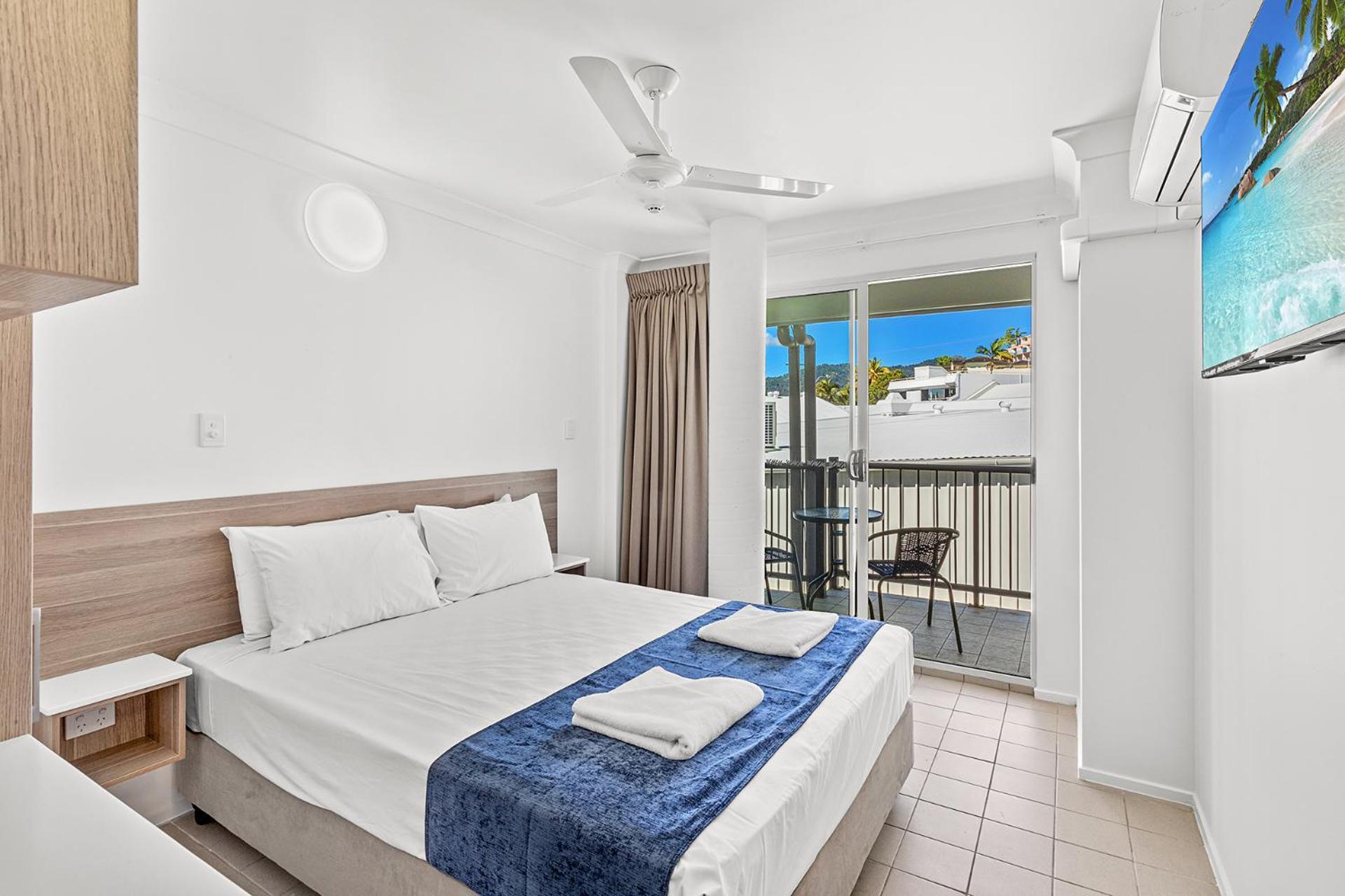Plaza * Airlie Beach