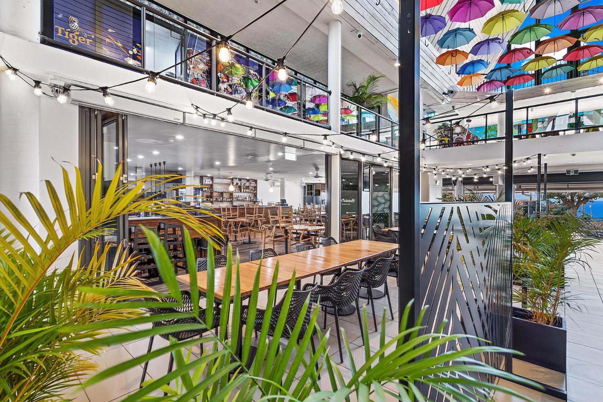 Plaza * Airlie Beach