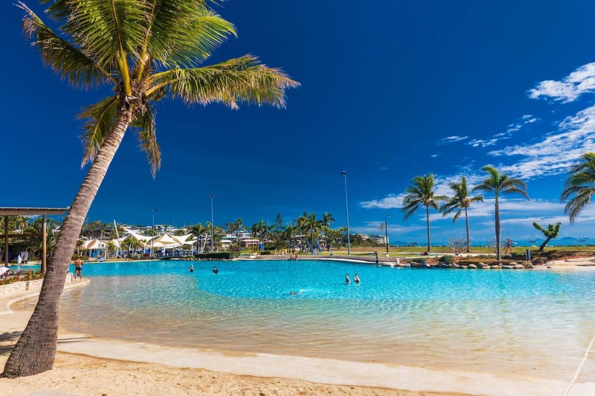 Marina And Ocean Views, Level Walk To Marina And Main Street Apartment Airlie Beach