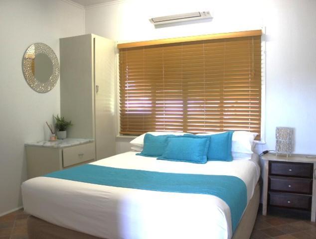 Qcwa Cheerful - Airlie * Airlie Beach