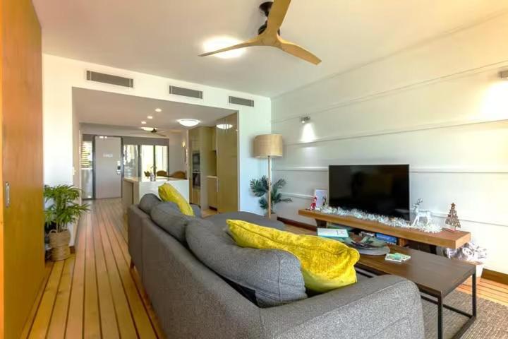 Aqua View Boathouse Airlie *