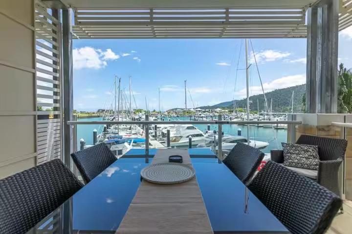 Aqua View Boathouse Airlie