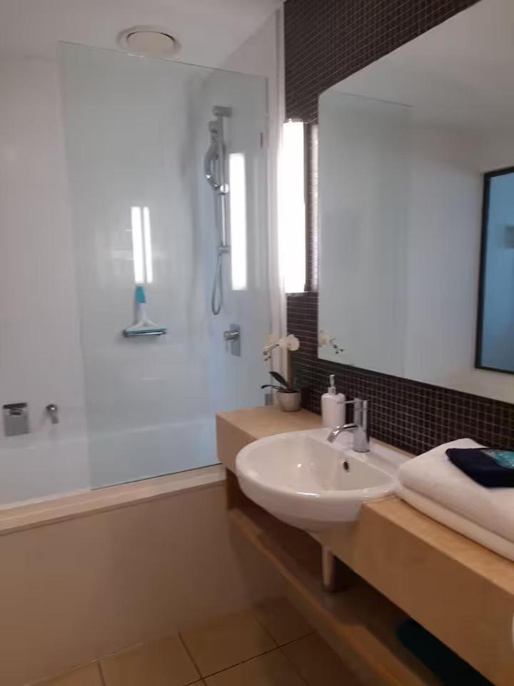 Aqua View Boathouse Airlie Apartment *