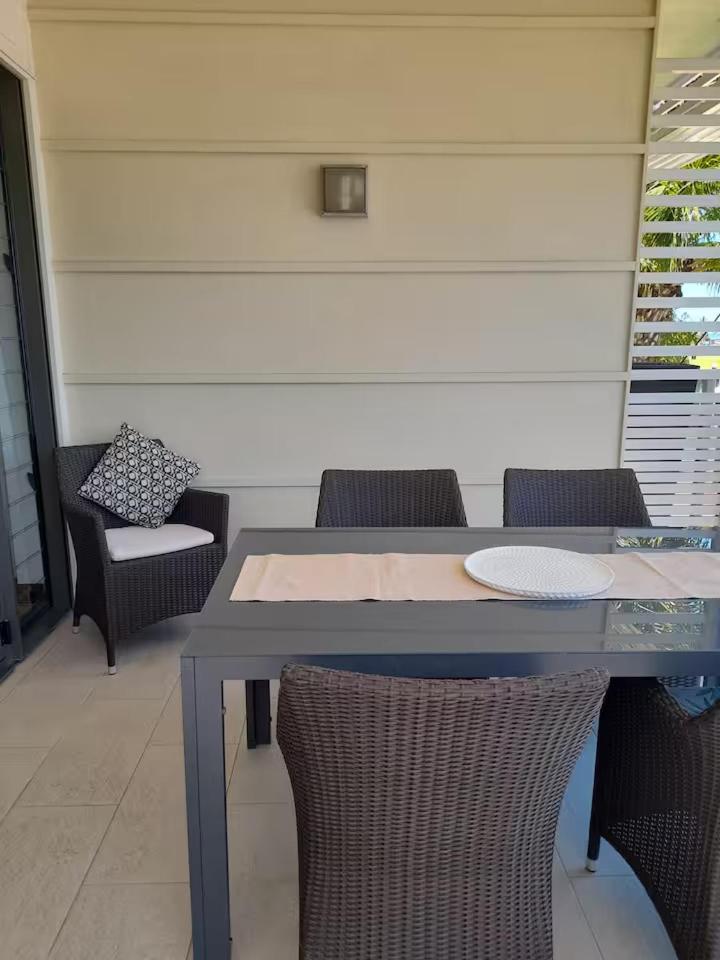 Aqua View Boathouse Airlie *