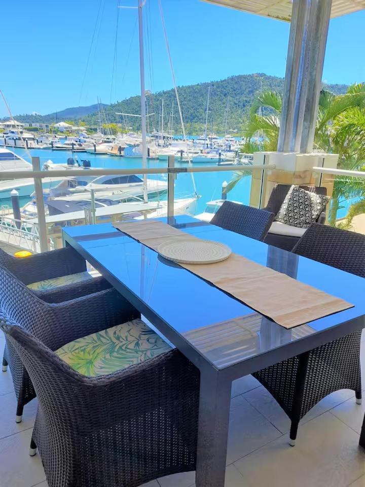 Aqua View Boathouse Airlie Apartment