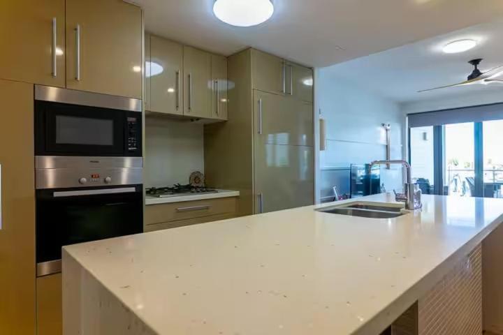 Aqua View Boathouse Airlie *