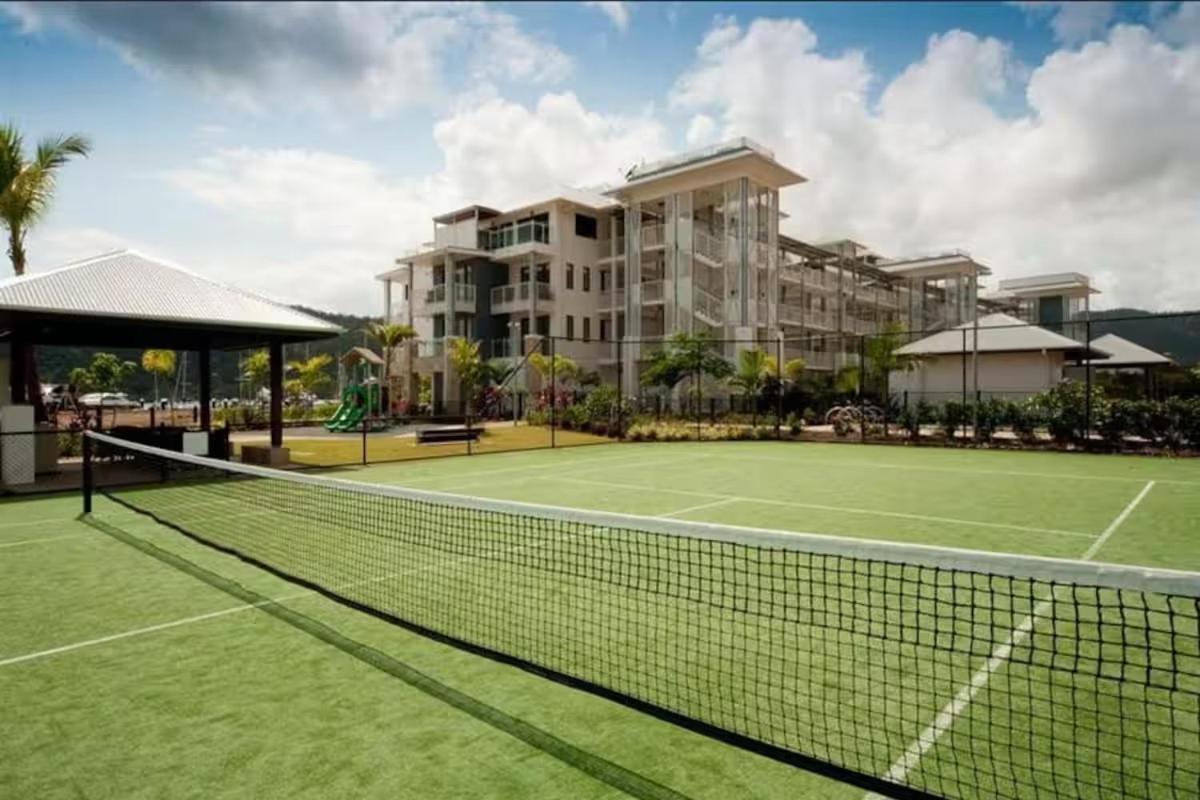 Aqua View Boathouse Airlie *