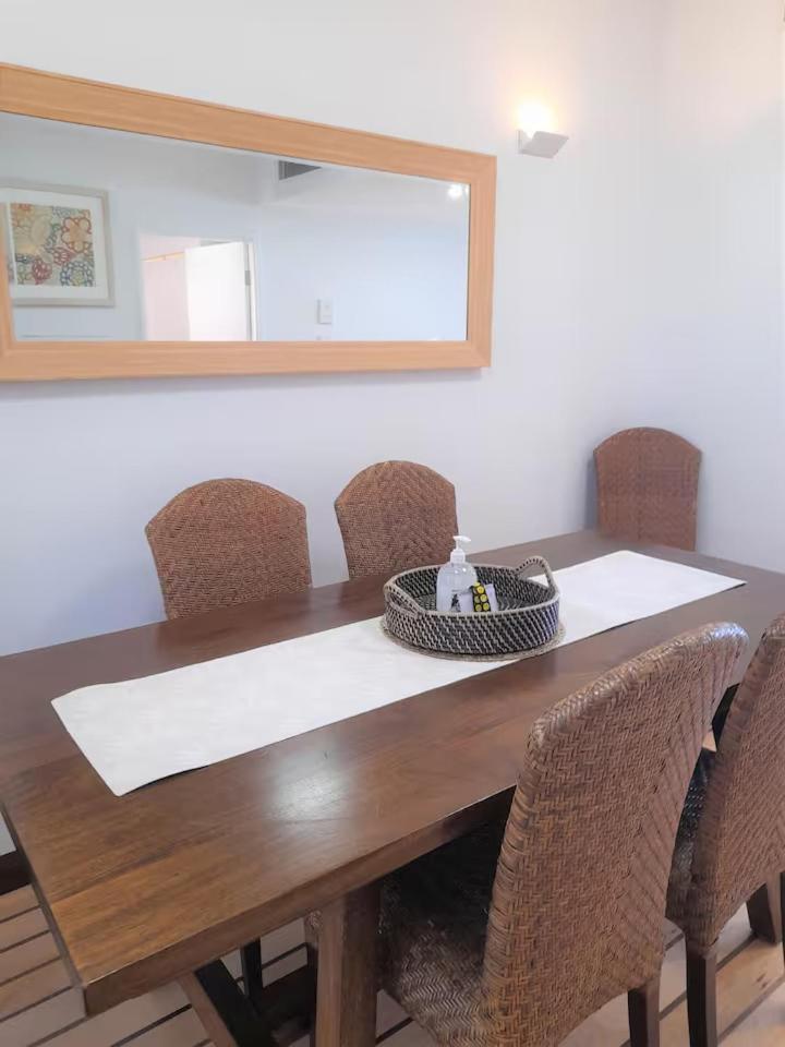 Aqua View Boathouse Airlie Apartment *