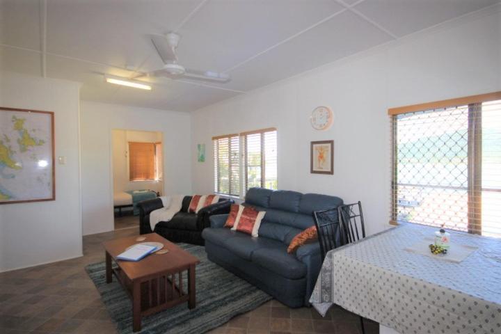 Qcwa Cheerful - Airlie Airlie Beach