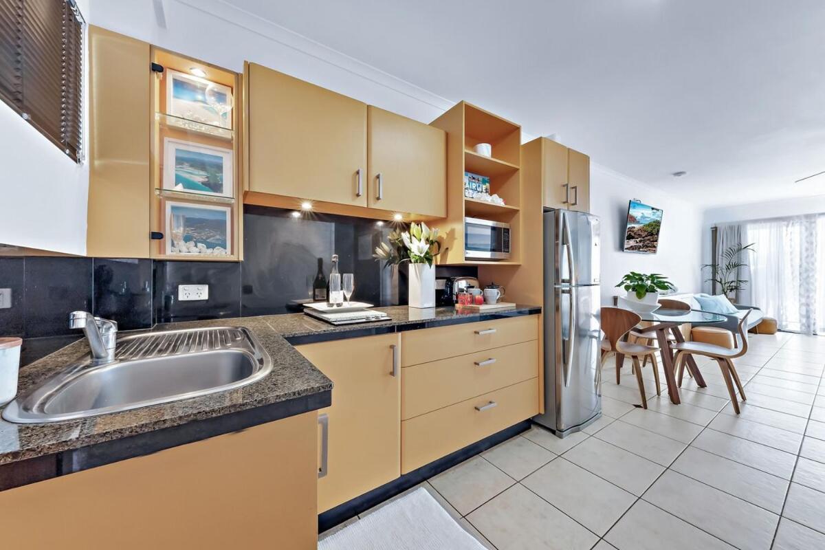Apartment 3 *
