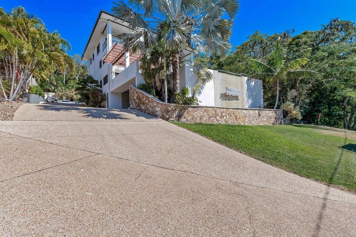 3 * Airlie Beach