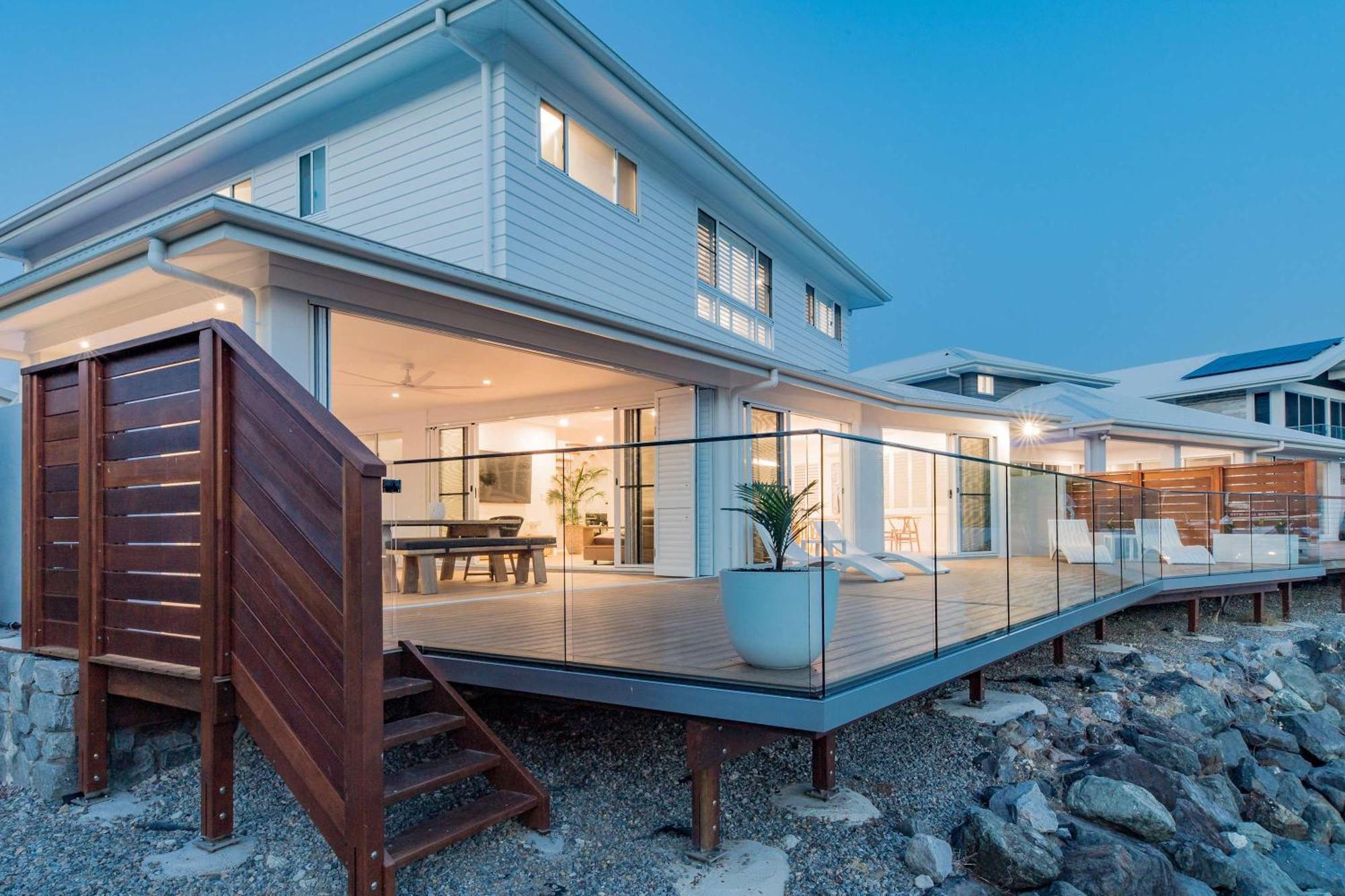 Holiday home Whitsunday Waterfront Luxury At 19 The Cove *