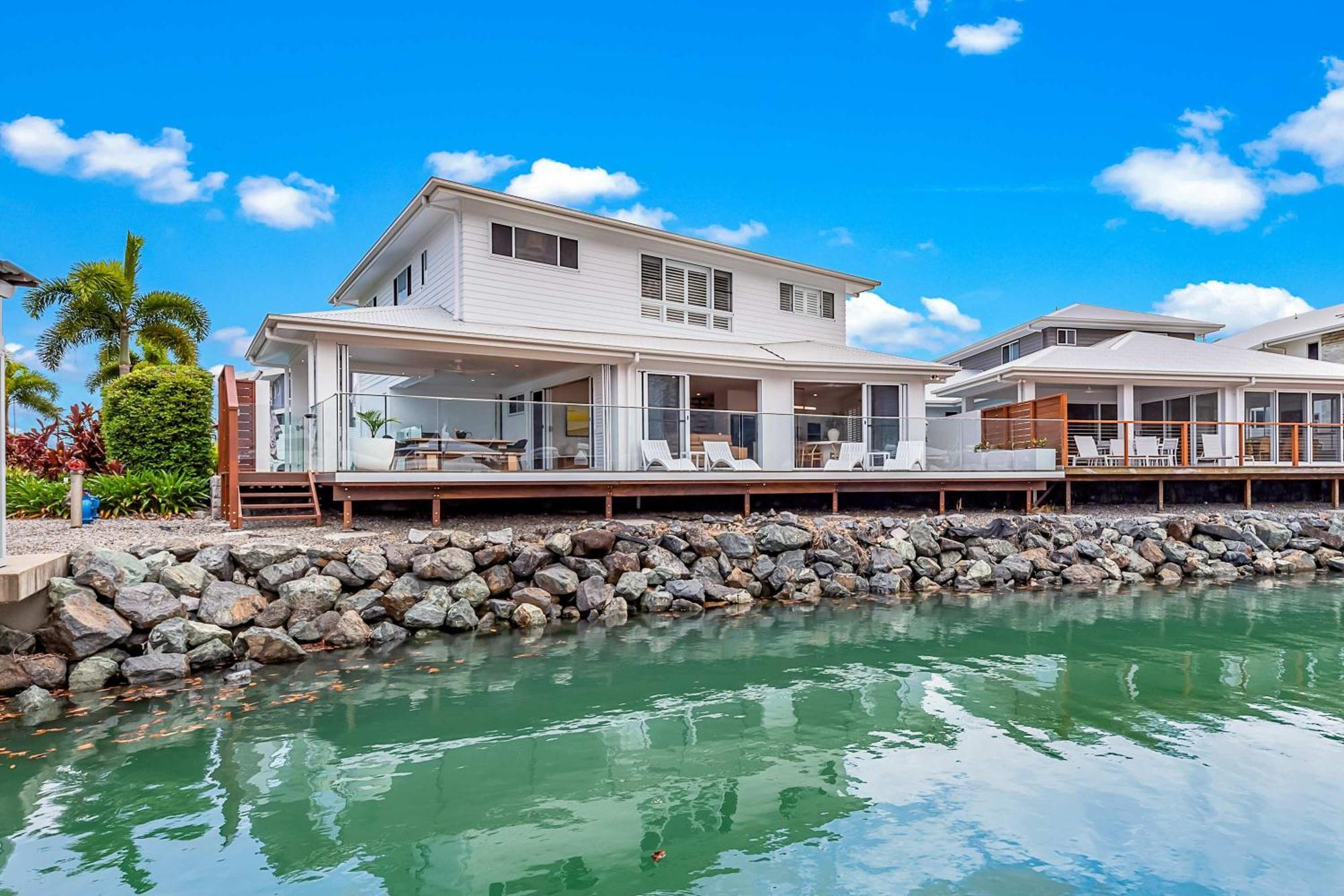 Whitsunday Waterfront Luxury At 19 The Cove *