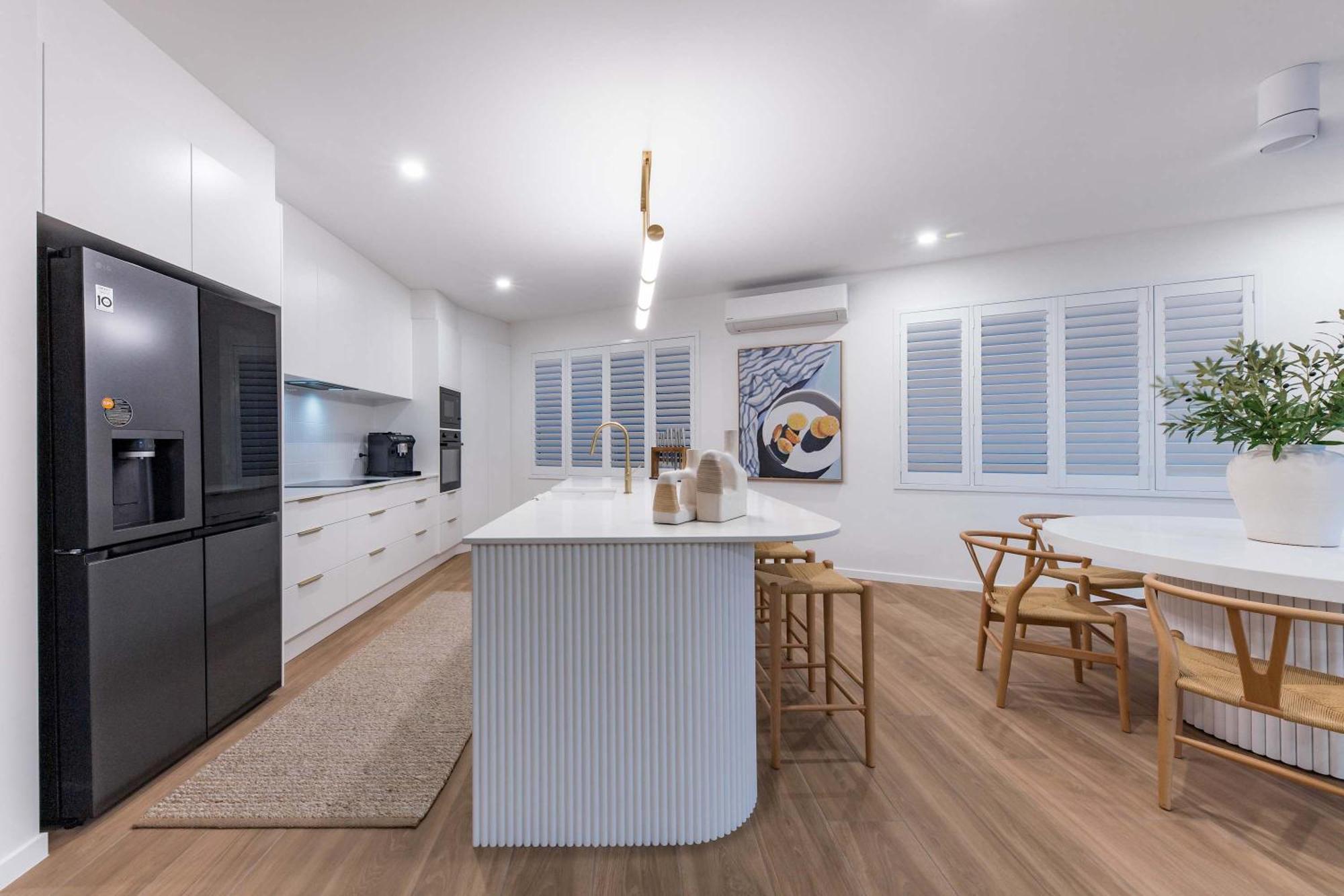 Whitsunday Waterfront Luxury At 19 The Cove Airlie Beach