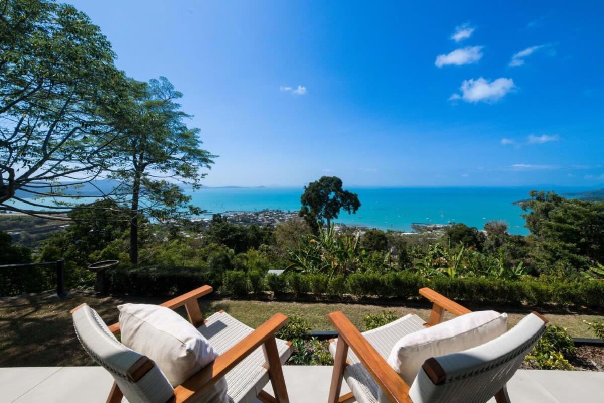 'whitsunday Blue' Luxury With Ocean Views Holiday home