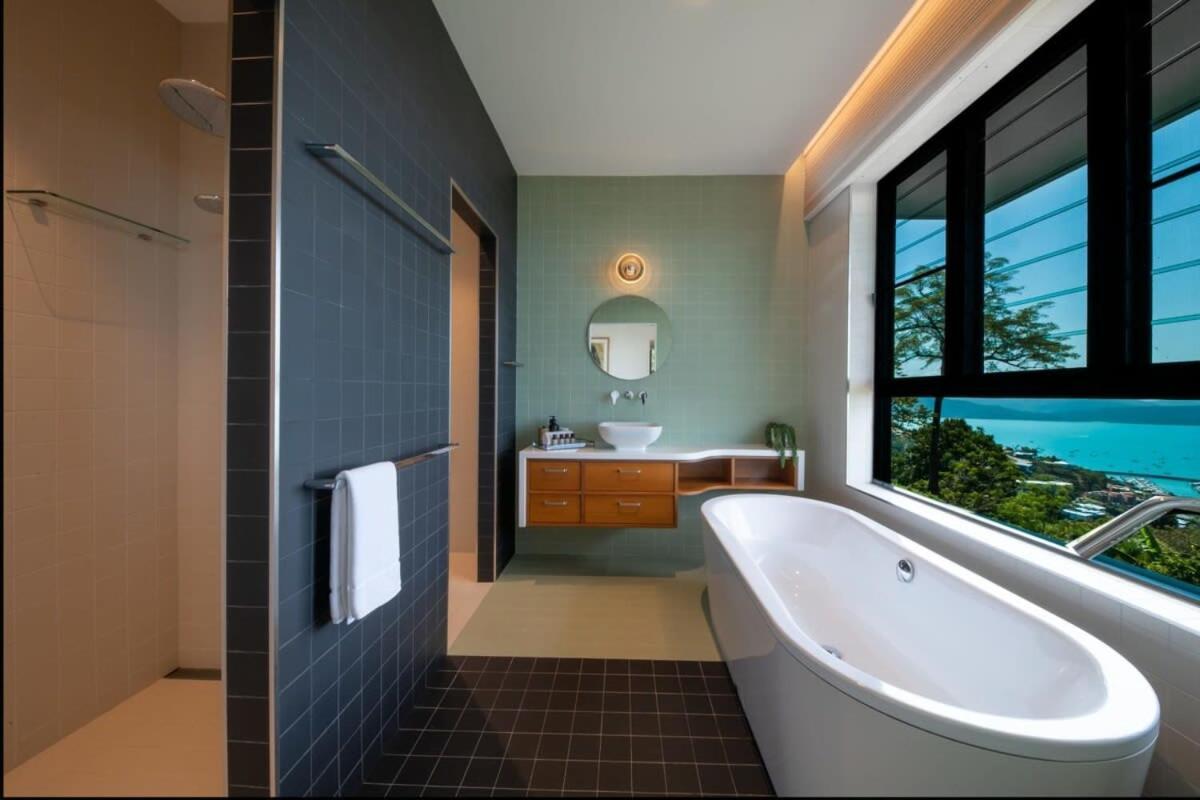 Holiday home 'whitsunday Blue' Luxury With Ocean Views