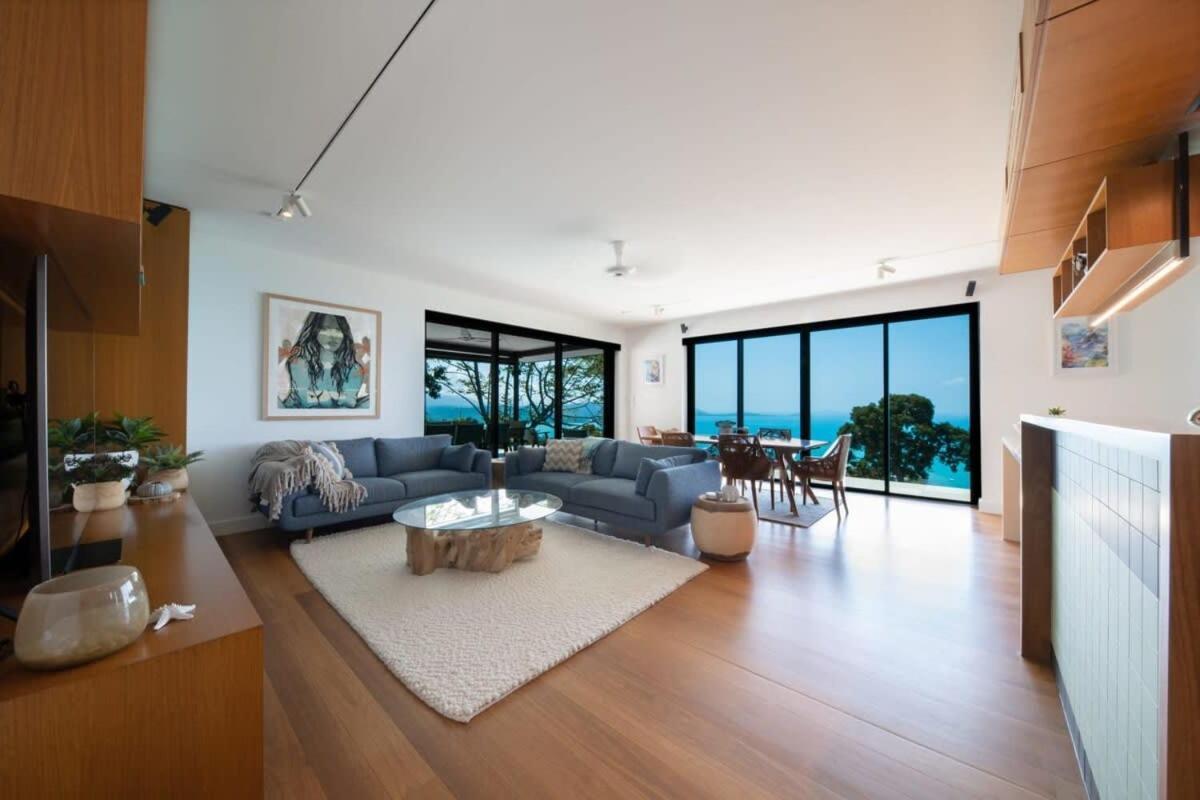 'whitsunday Blue' Luxury With Ocean Views Holiday home *