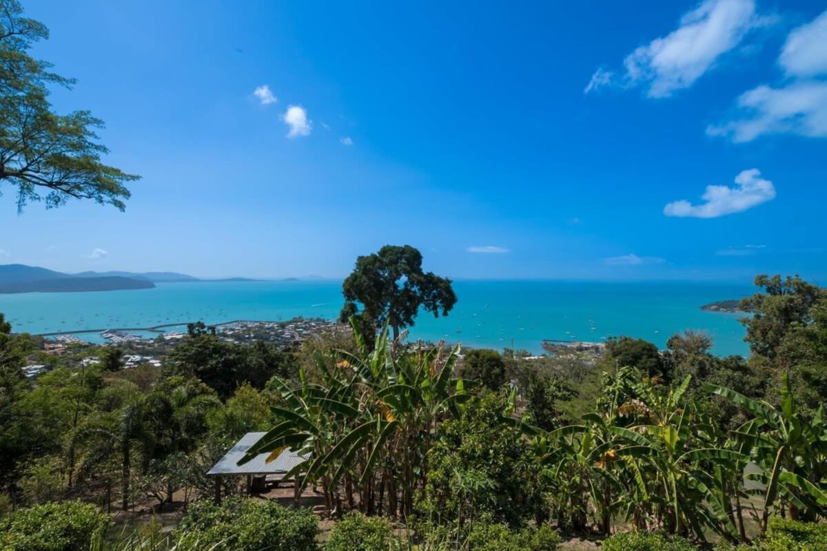 'whitsunday Blue' Luxury With Ocean Views Airlie Beach