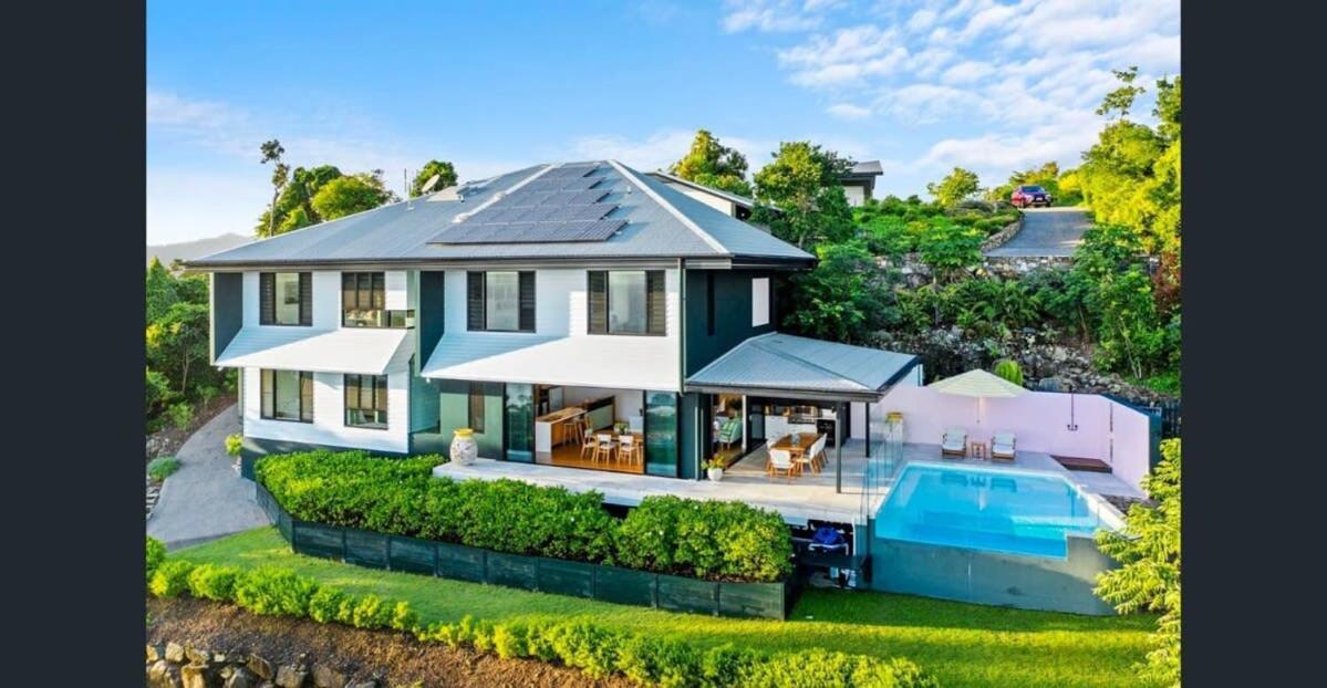Holiday home 'whitsunday Blue' Luxury With Ocean Views *