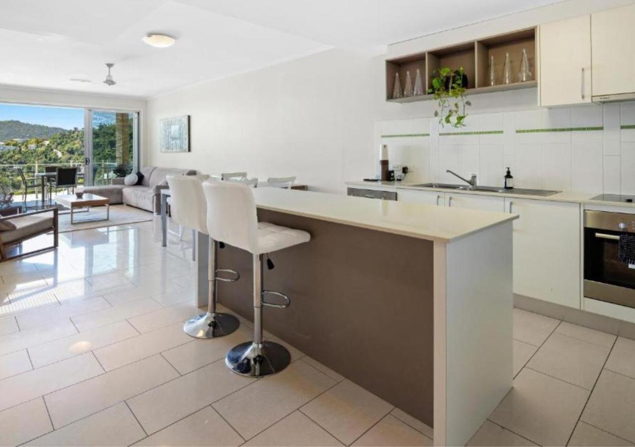 52 Airlie Beauty At The Summit Airlie Beach