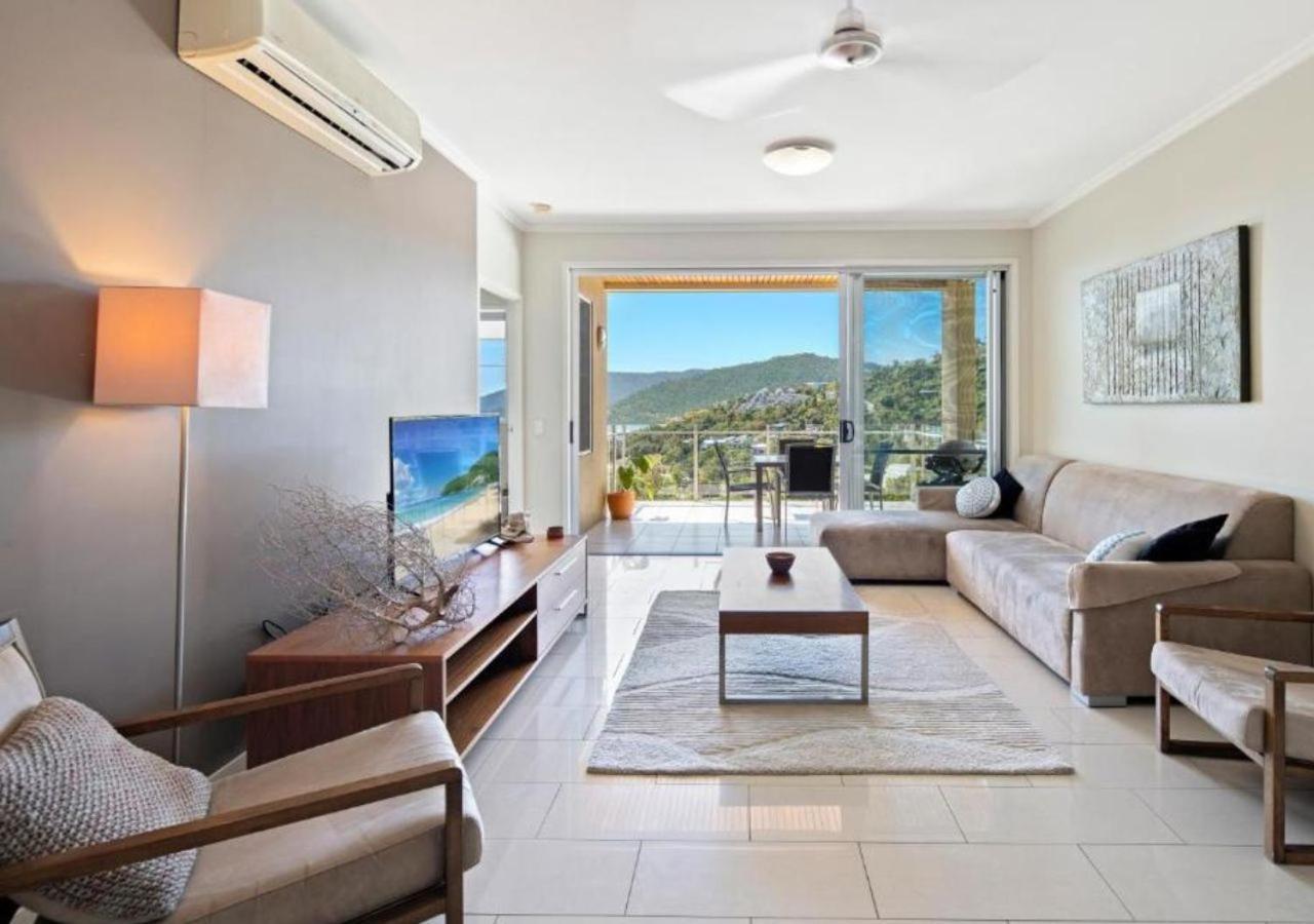52 Airlie Beauty At The Summit Apartment