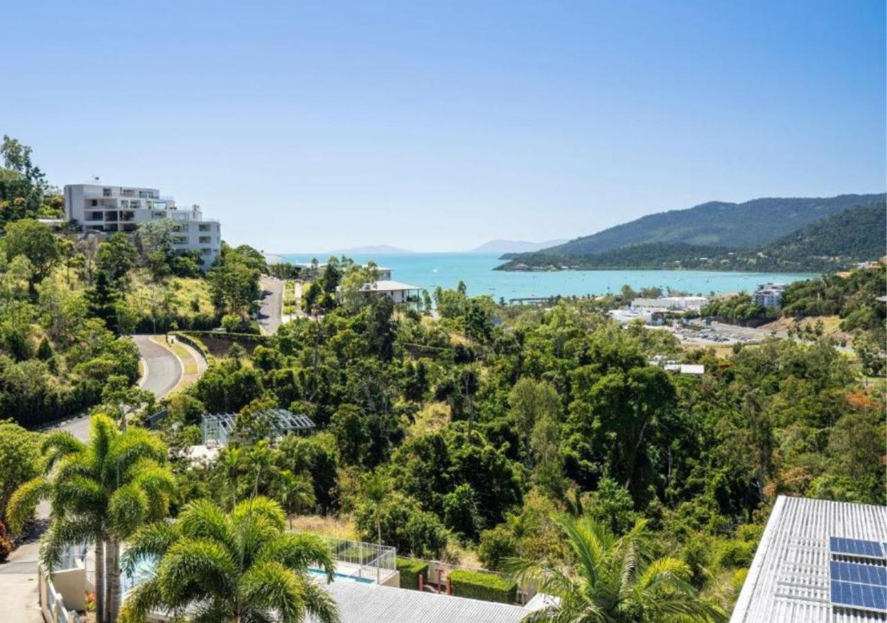 Apartment 52 Airlie Beauty At The Summit