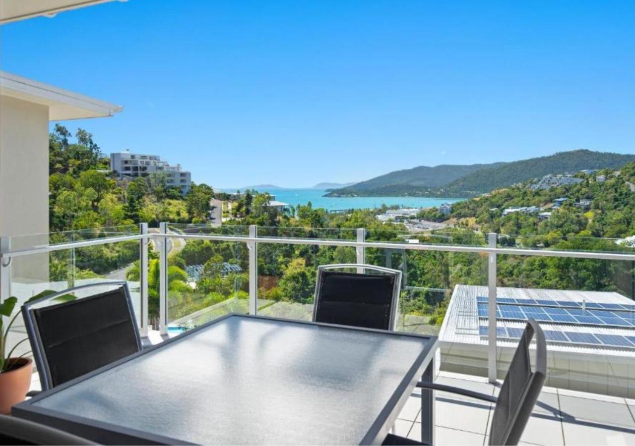 52 Airlie Beauty At The Summit Apartment