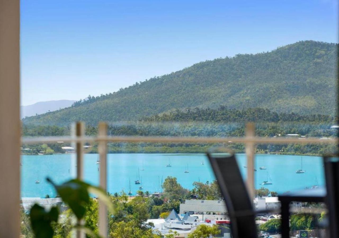 Apartment 52 Airlie Beauty At The Summit *