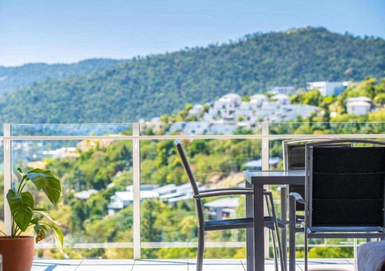 52 Airlie Beauty At The Summit Apartment