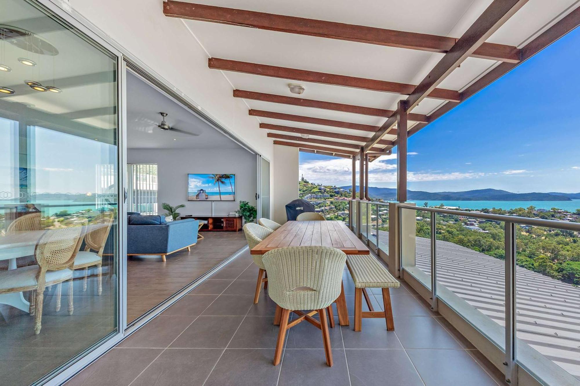 Executive Whitsunday Penthouse At 40 Reflections Apartment Airlie Beach