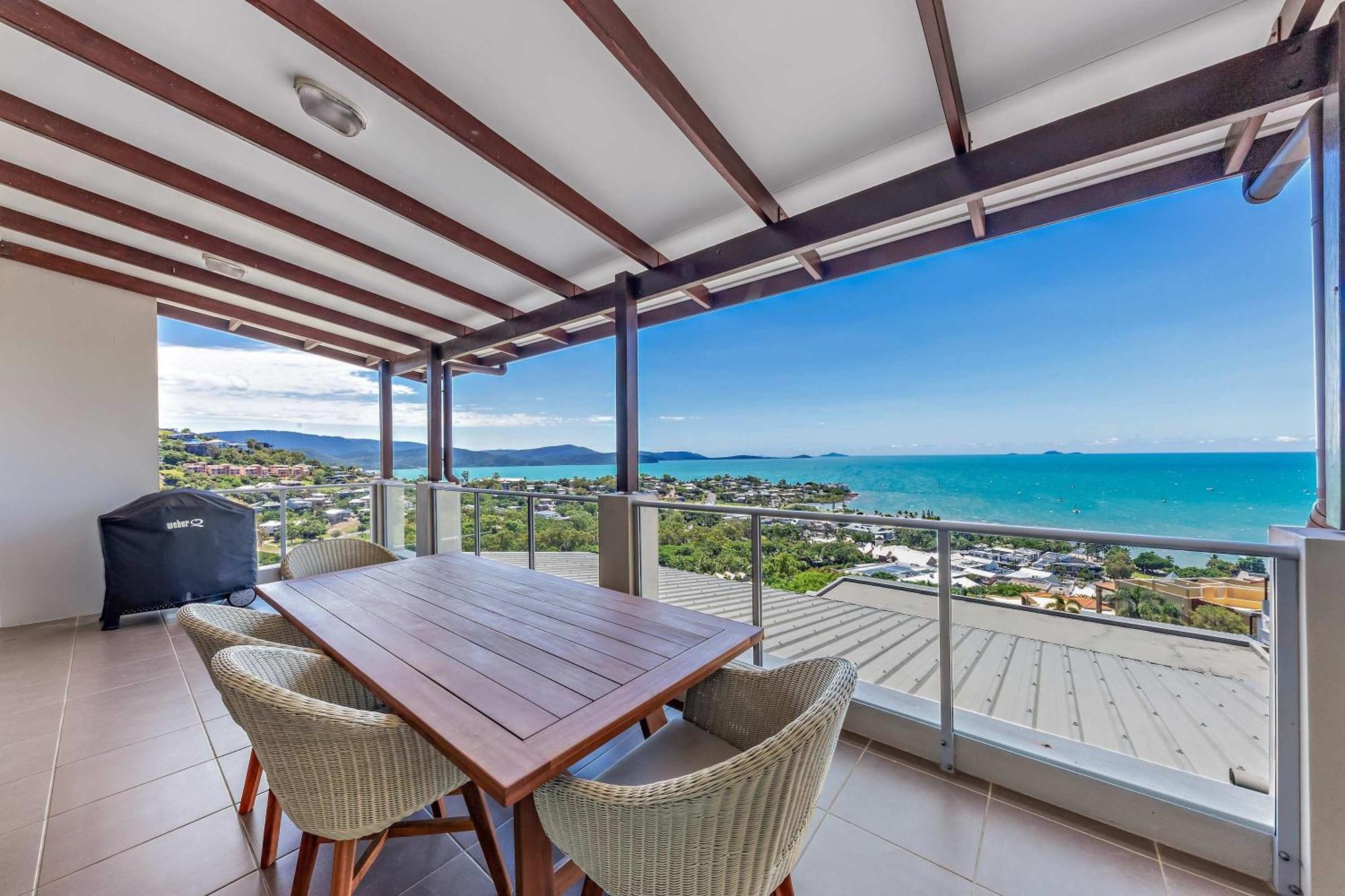 Executive Whitsunday Penthouse At 40 Reflections Airlie Beach