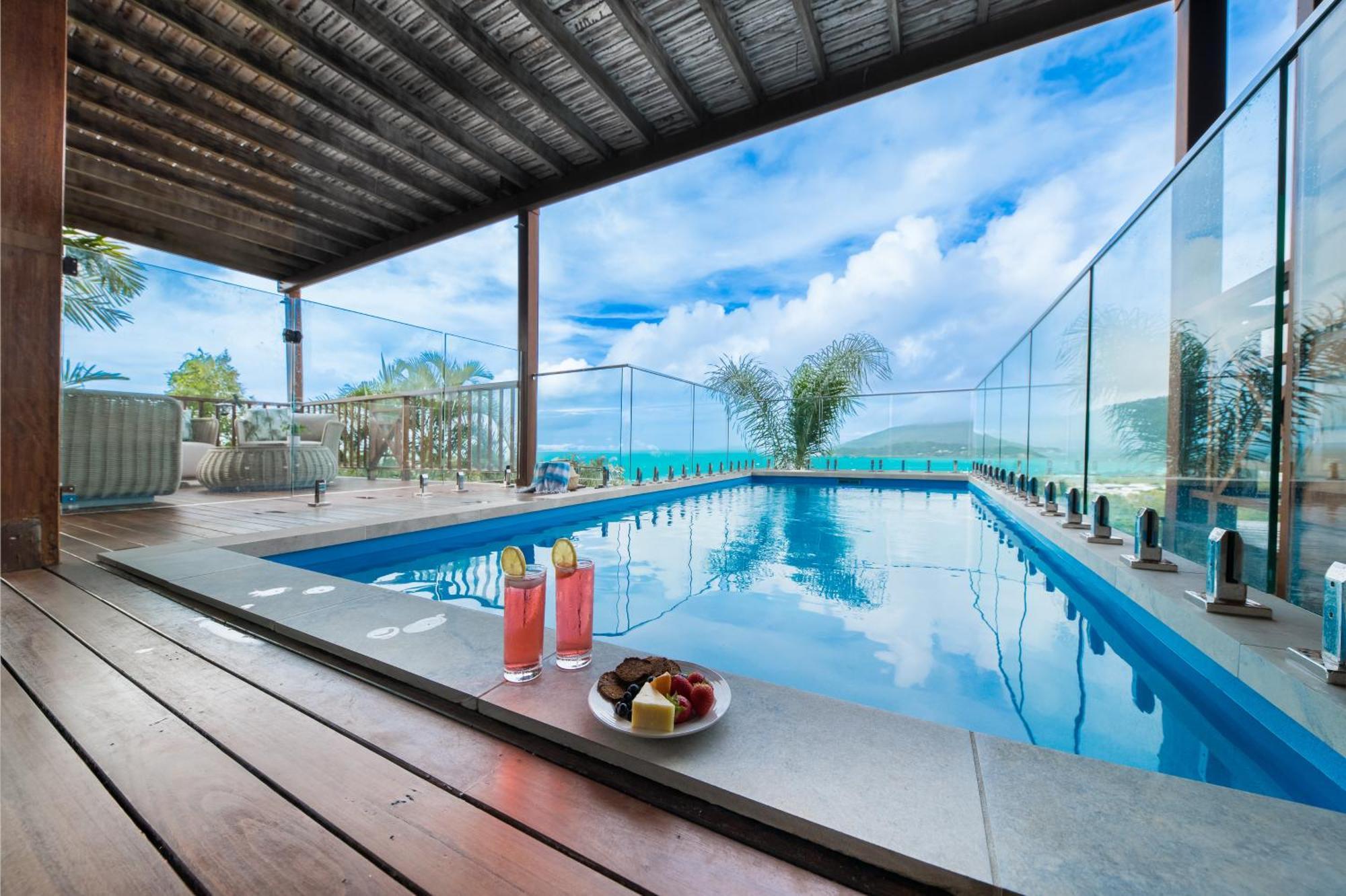 Coral Sea Views *